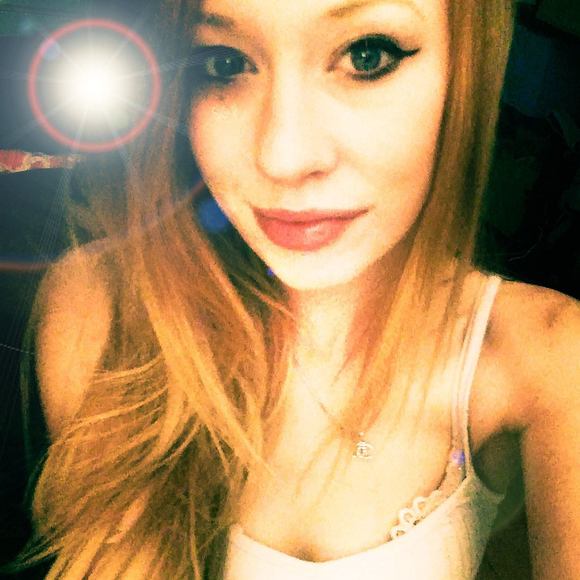 Meet your Posher, Hannah - Picture 1 of 1